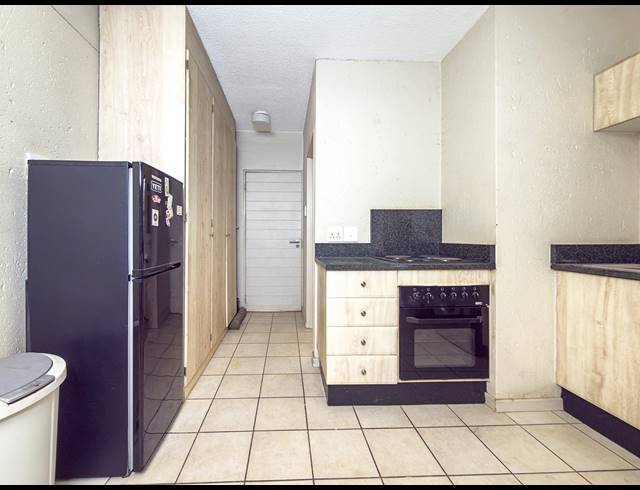 0.5 BEDROOM APARTMENT FOR SALE IN HILLCREST